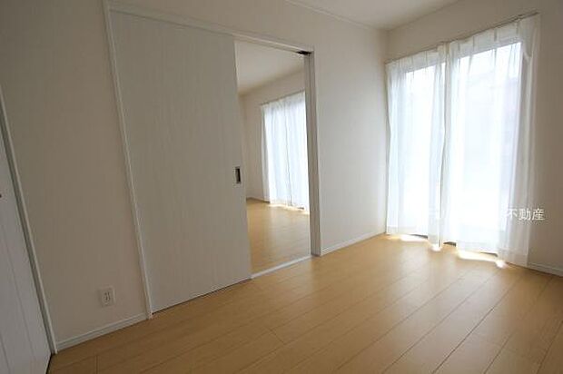 陽光ふりそそぐ明るい室内!(2025年12月撮影)