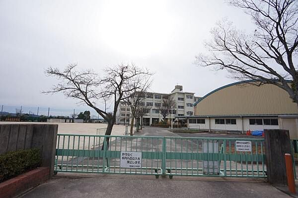 東高森台小学校まで350m、東高森台小学校まで350m(徒歩約5分)