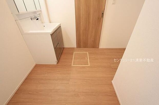 ゆとりの洗面スペースで身支度もスムーズ！(2025年11月撮影)