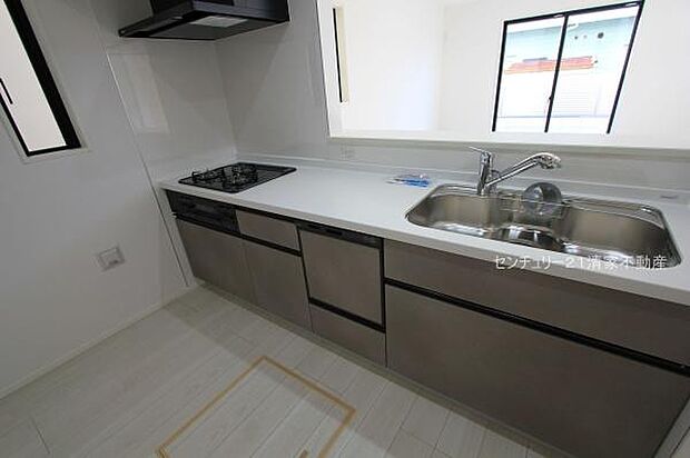 忙しい奥様に嬉しい食洗機完備!(2025年11月撮影)