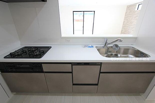 家族との会話が弾む対面式キッチン!(2025年11月撮影)