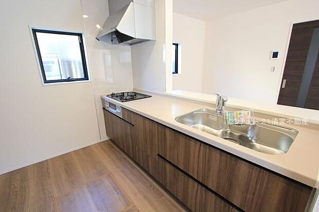 家族との会話が弾む対面式キッチン！(2025年09月撮影)