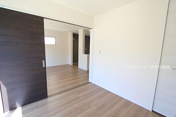 子供部屋にも嬉しい全居室収納スペース(2025年09月撮影)