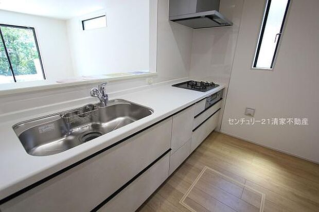 家族との会話が弾む対面式キッチン！(2025年08月撮影)