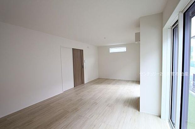 2号棟：LDKは嬉しい2面採光！(2025年11月撮影)