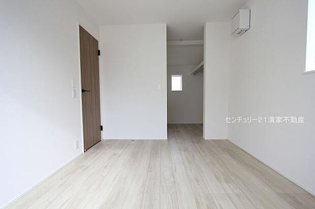 2号棟：収納便利なウォークインクローゼットあり！(2025年11月撮影)