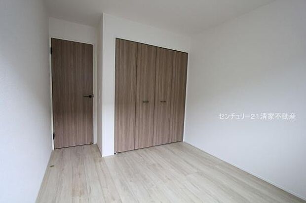 2号棟：たっぷり収納できるクローゼットあり！(2025年11月撮影)