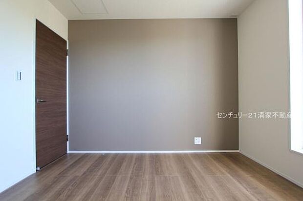 1号棟:お洒落なアクセントクロス!(2025年10月撮影)