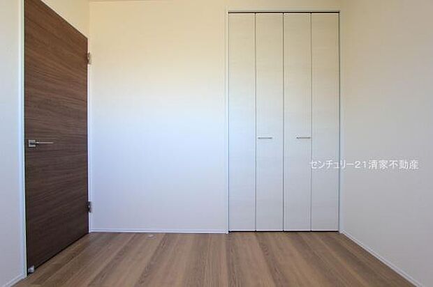 1号棟:子供部屋にも嬉しい全居室収納スペース(2025年10月撮影)