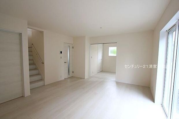 1号棟：リビングアップでご家族との会話も弾む！(2025年09月撮影)