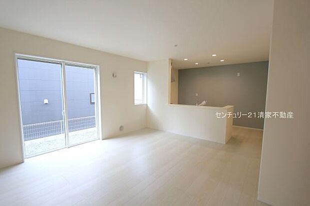 1号棟：ご家族みんながゆったり寛げるリビング(2025年09月撮影)