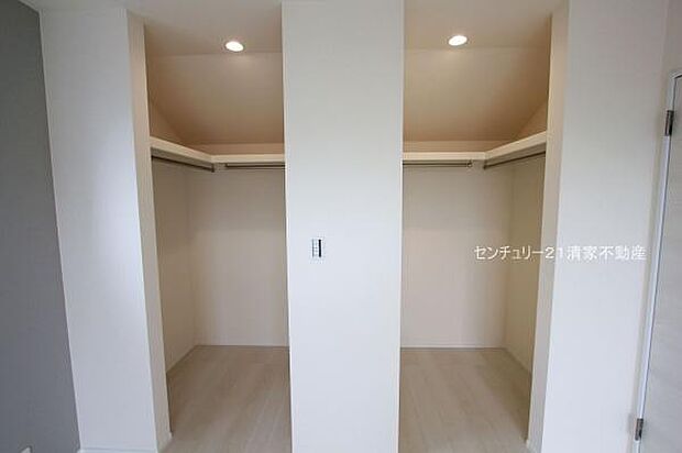 1号棟：たっぷり収納のウォークインクローゼット！(2025年09月撮影)