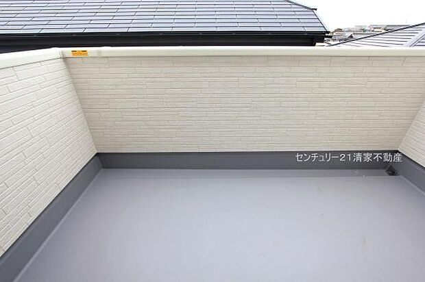 1号棟：広々バルコニーでお洗濯ラクラク(2025年09月撮影)