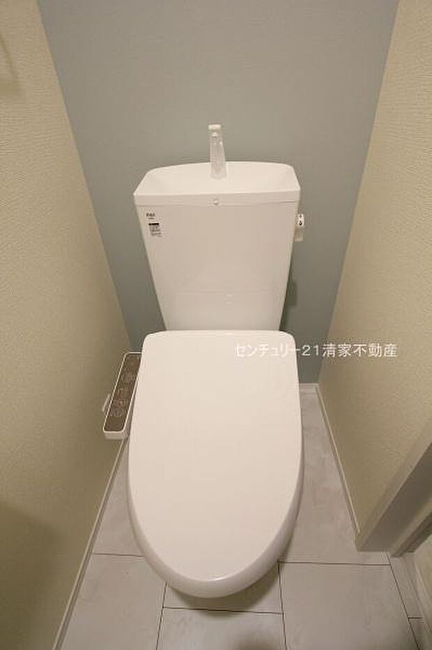 2号棟：白を基調とした、清潔感のある水廻りです。(2025年09月撮影)