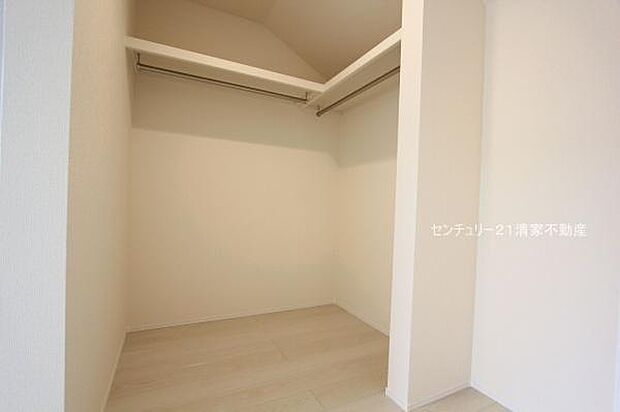 2号棟：収納力のあるウォークインクローゼット！(2025年09月撮影)