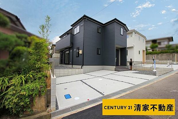 2号棟：駐車スペース2台分あり!(2025年09月撮影)