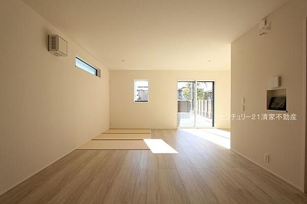 1号棟：ご家族みんながゆったり寛げるリビング(2025年11月撮影)