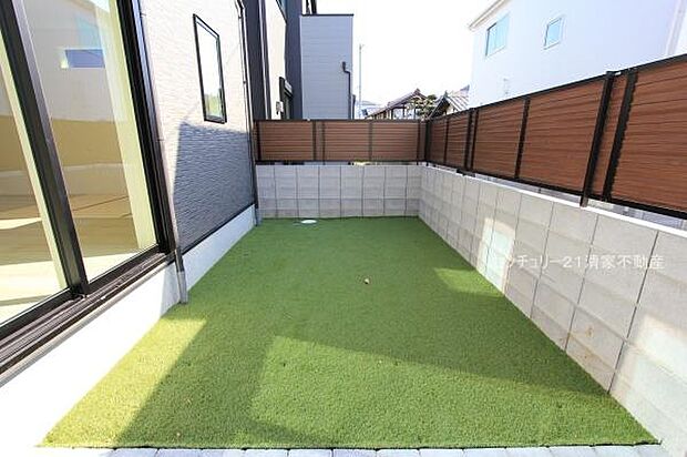 1号棟：お子様も嬉しいお庭付き！(2025年11月撮影)