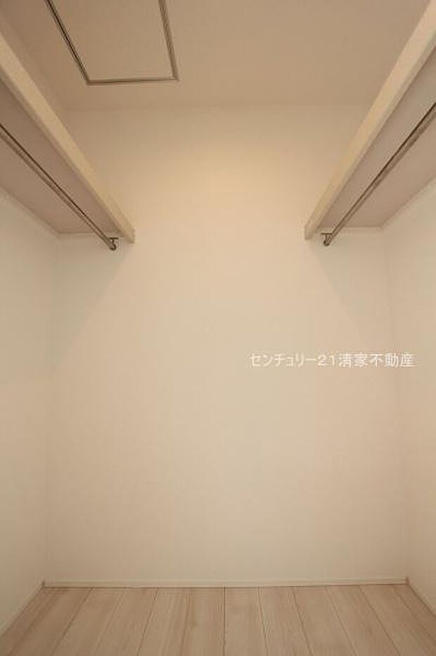 収納力のあるウォークインクローゼット！(2025年12月撮影)