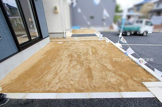 1号棟:お子様も嬉しいお庭付き!(2025年10月撮影)