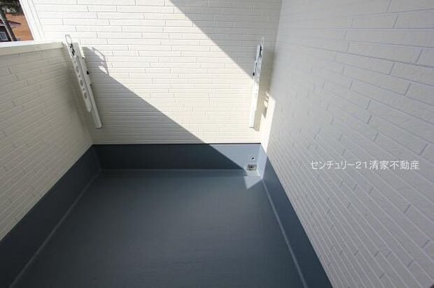 1号棟：広々バルコニーでお洗濯ラクラク(2026年01月撮影)