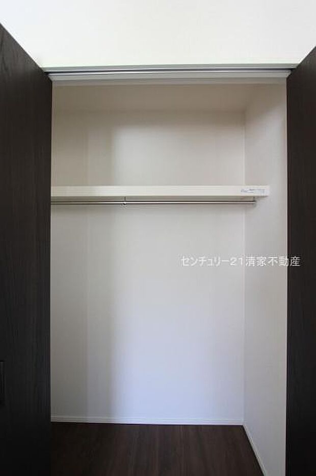 2号棟：たっぷり収納のクローゼット！(2026年01月撮影)