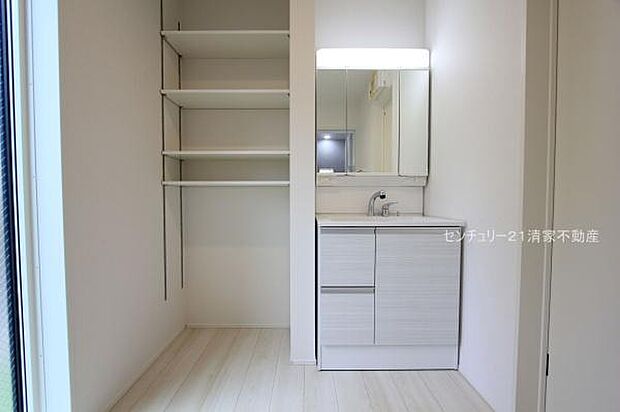 1号棟：可動棚のある洗面室！(2025年12月撮影)
