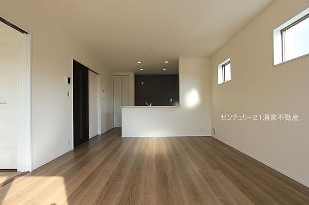 1号棟：ご家族みんながゆったり寛げるリビング(2025年12月撮影)