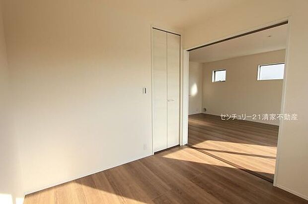 1号棟：陽光ふりそそぐ明るい室内！(2025年12月撮影)