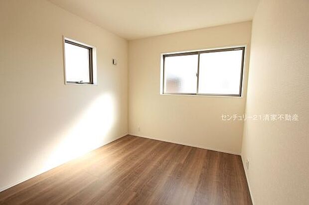 1号棟：2面採光で明るい室内！(2025年12月撮影)