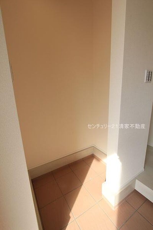 2号棟：ベビーカーもすっきり収まる土間収納付き(2025年12月撮影)