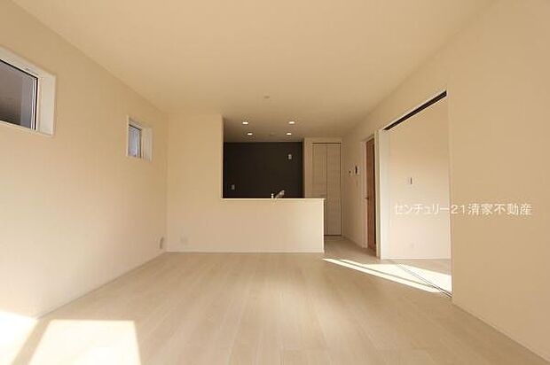 2号棟：ご家族みんながゆったり寛げるリビング(2025年12月撮影)