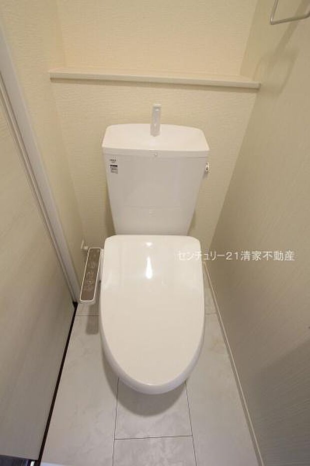 3号棟:白を基調とした、清潔感のある水廻りです。(2025年12月撮影)