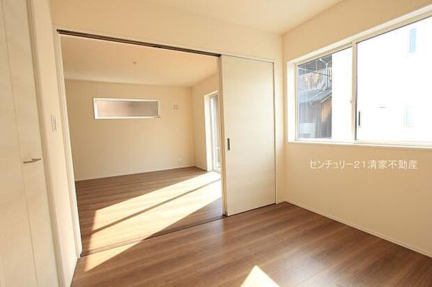 3号棟：陽光ふりそそぐ明るい室内！(2025年12月撮影)