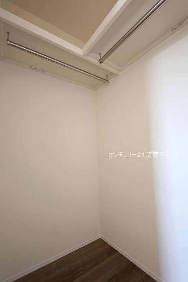 4号棟:すっきり片付くウォークインクローゼット(2025年12月撮影)