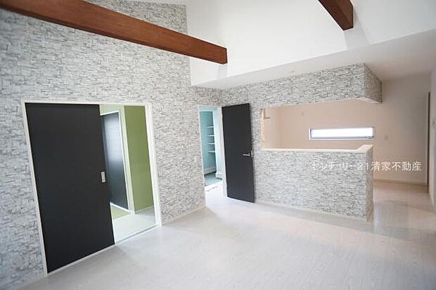 A号棟:ご家族みんながゆったり寛げるリビング(2025年09月撮影)