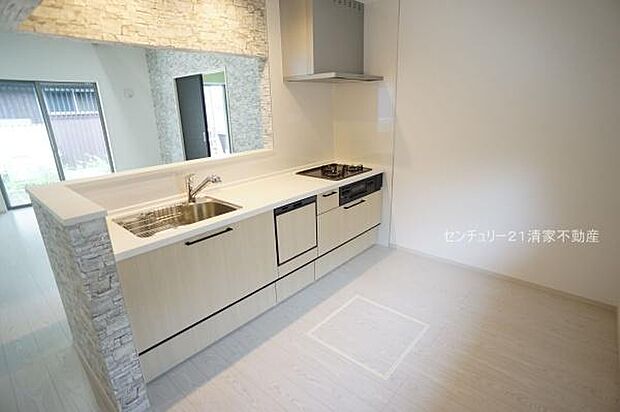 A号棟:家族との会話が弾む対面式キッチン!(2025年09月撮影)