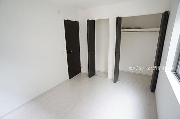 A号棟:たっぷり収納できるクローゼットあり!(2025年09月撮影)
