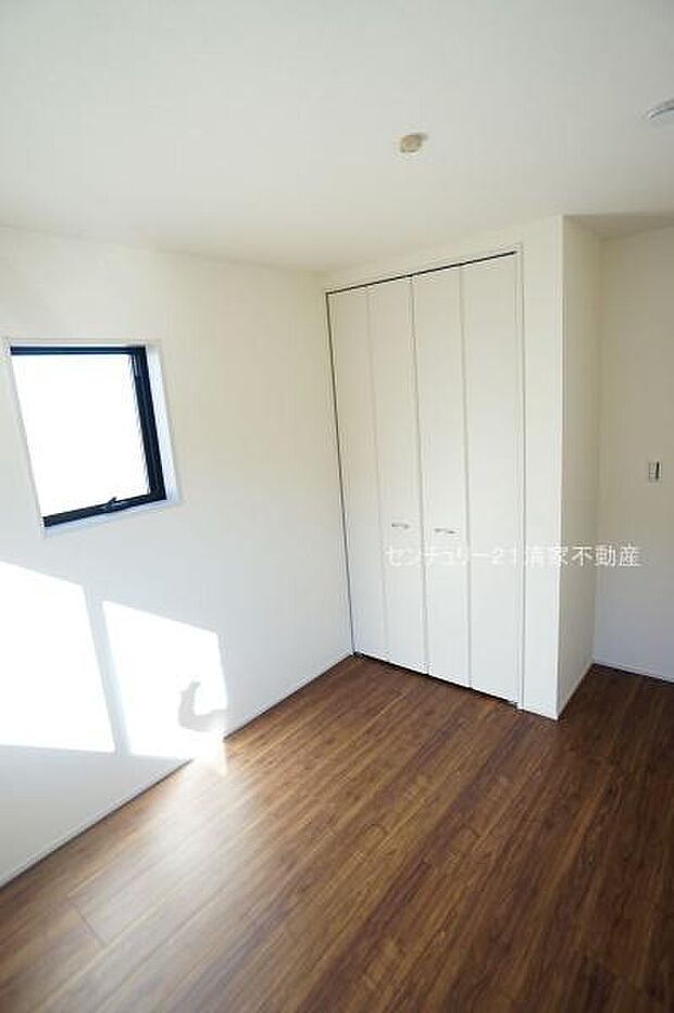 子供部屋にも嬉しい全居室収納スペース(2025年12月撮影)