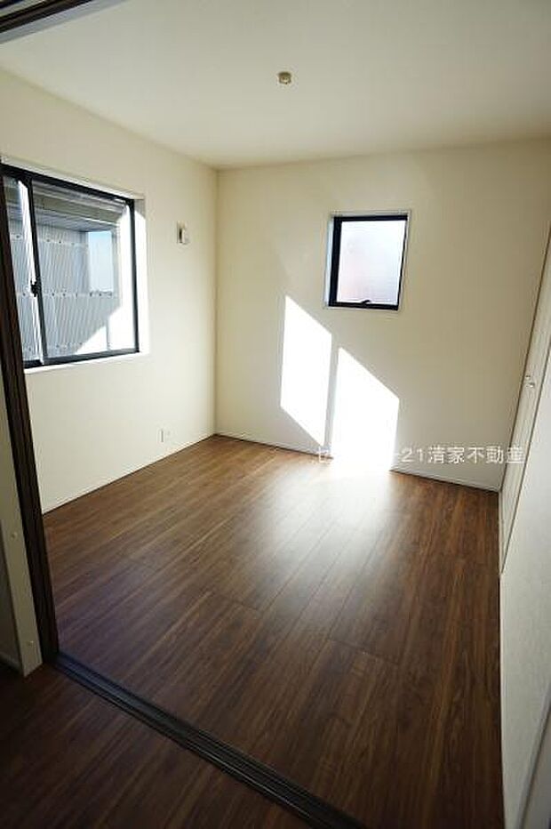 陽光ふりそそぐ明るい室内！(2025年12月撮影)