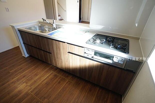 2号棟：家族との会話が弾む対面式キッチン！(2025年12月撮影)