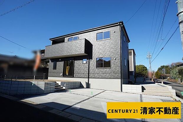 2号棟：駐車スペース並列2台分あり!(2025年12月撮影)