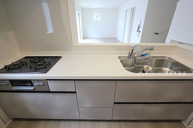 1号棟：リビングを見通せるカウンターキッチン！(2026年01月撮影)