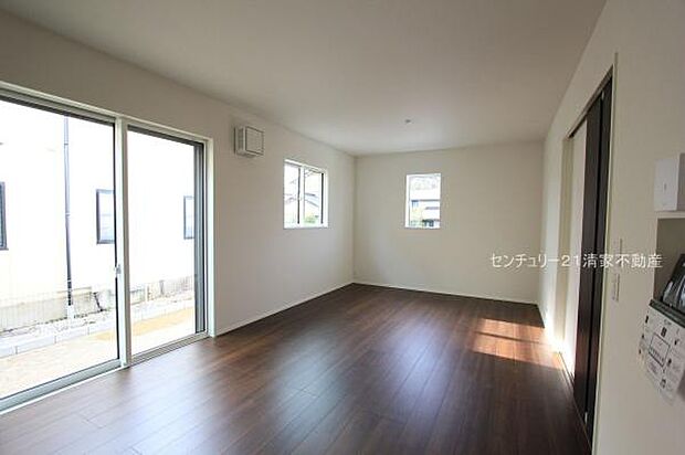 2号棟：ご家族みんながゆったり寛げるリビング(2026年01月撮影)