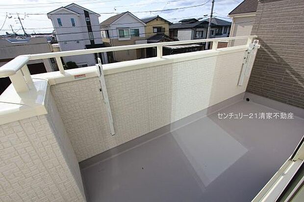 Ｄ号棟：広々バルコニーでお洗濯ラクラク(2026年01月撮影)