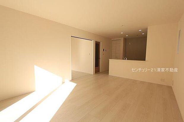 明るい日差しが入るリビング！(2026年01月撮影)