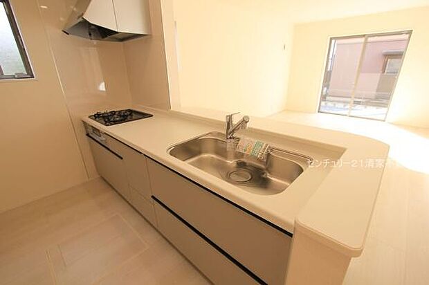 家族との会話が弾む対面式キッチン！(2026年01月撮影)