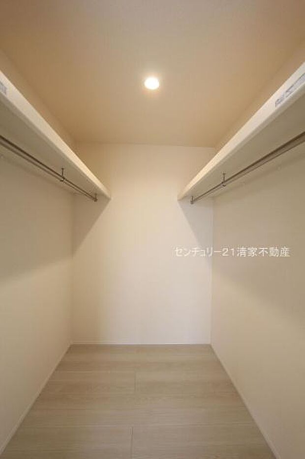 収納力のあるウォークインクローゼット！(2026年01月撮影)