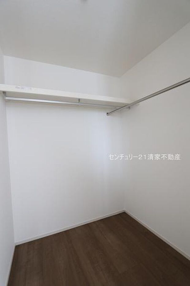 2号棟：収納力のあるウォークインクローゼット！(2026年06月撮影)