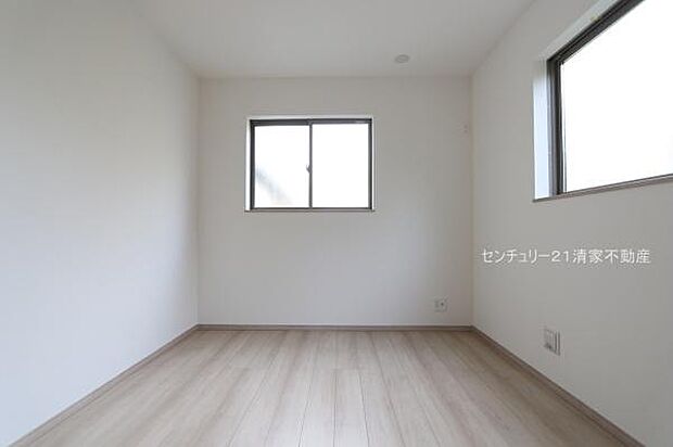 A号棟:2面採光で明るい室内!(2026年02月撮影)